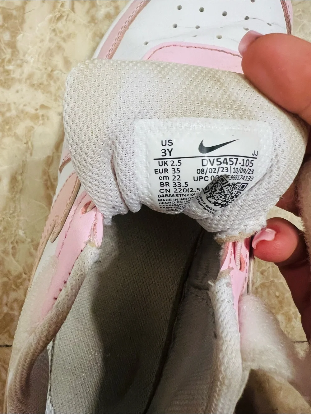 Nike Kids White and Pink Low-Top Sneakers